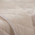 Acolchado-Cuna-Funcional-Reversible-de-Algodon-Estrellas-y-Gardenias