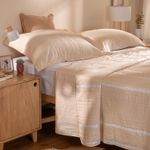 Cubrecama-Queen-Reversible-Cintas-Broderie