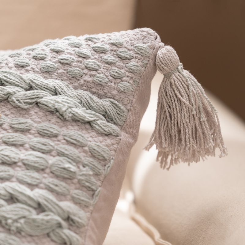 Funda-de-Almohadon-Tejido-con-Borlas