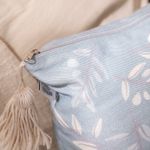 Funda-de-Almohadon-Frase-Pace-Begins-With-Smiles