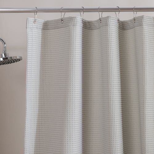 Cortina de Baño de Piqué con Ojalillos Metálicos