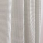 Cortina-de-Baño-de-Pique-con-Ojalillos-Metalicos