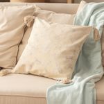 Funda-de-Almohadon-Vuelo-Natural-con-Borlas