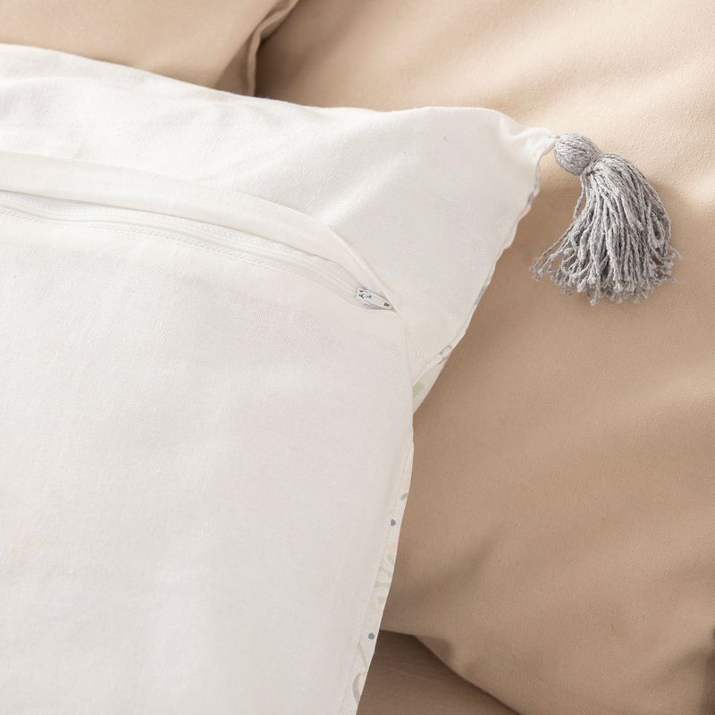 Funda-de-Almohadon-Mariposas-con-Borlas