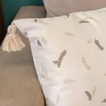 Funda-de-Almohadon-con-Flecos-Mini-Hojitas
