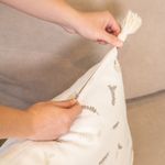 Funda-de-Almohadon-con-Flecos-Mini-Hojitas