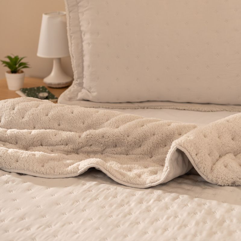 Cubrecama-Queen-con-Corderito-Heatpress