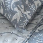 Cubrecama-Twin-Size-Reversible-Vuelo-de-Hojas