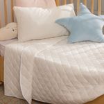 Acolchado-Cuna-Reversible-de-Algodon-Estrellas-y-Gardenias