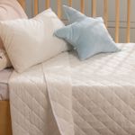 Acolchado-Cuna-Reversible-de-Algodon-Estrellas-y-Gardenias