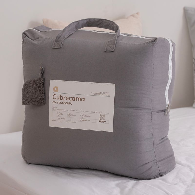 Cubrecama-King-Repujado-con-Corderito