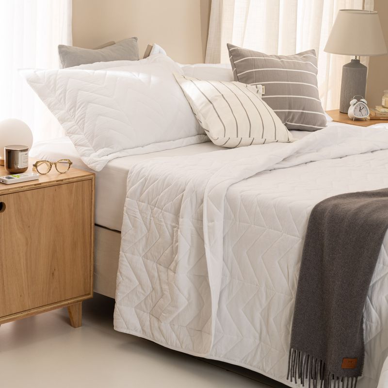 Cubrecama-Queen-Extra-Suave-Reversible-Liso