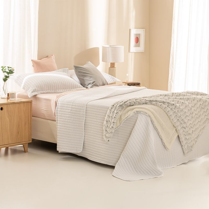 Cubrecama-Queen-Reversible-Costuras-Liso