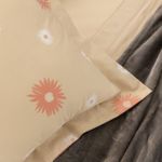 Funda-de-Almohadon-Margarita-Tierra