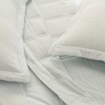 Cubrecama-Queen-Reversible-Costuras-a-Cuadros
