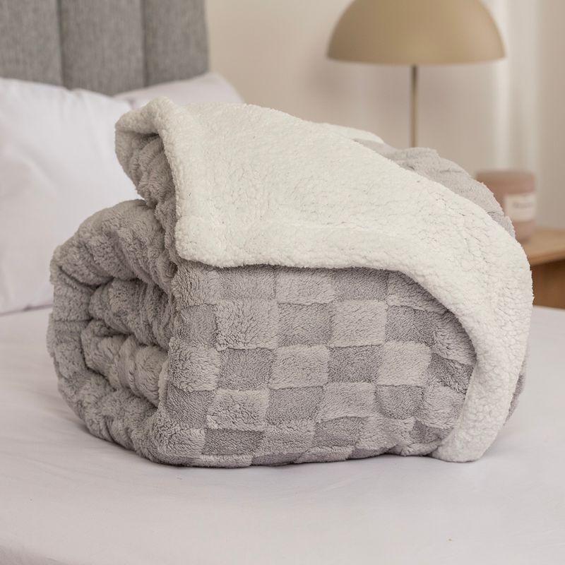 Frazada-King-Flannel-Jacquard-con-Corderito-