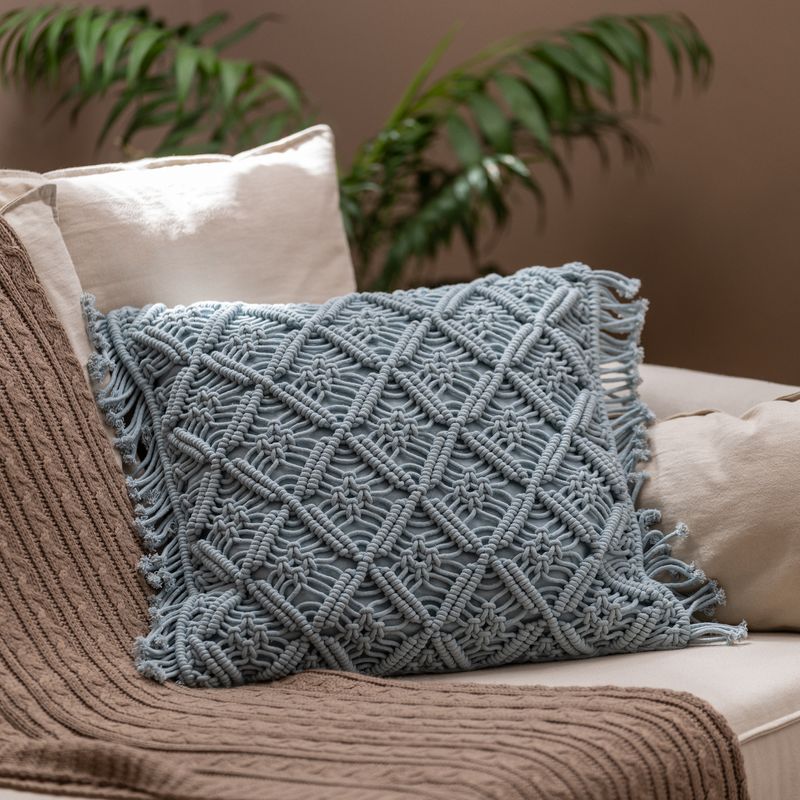 Funda-de-Almohadon-Macrame-y-Flecos-de-Algodon