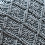 Funda-de-Almohadon-Macrame-y-Flecos-de-Algodon