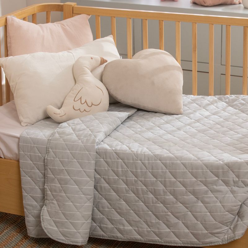 Acolchado-Cuna-Reversible-de-Algodon-Rayas-Finas