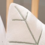 Almohadon-con-Forma-de-Hoja