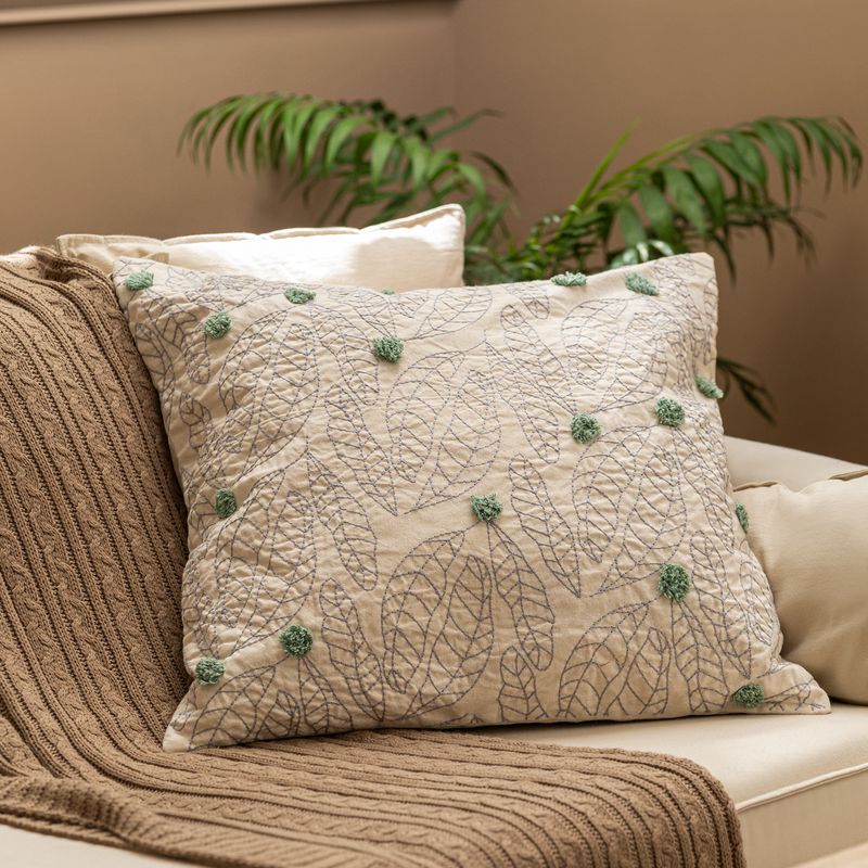 Funda-de-Almohadon-con-Hojas-Bordadas-y-Relieve