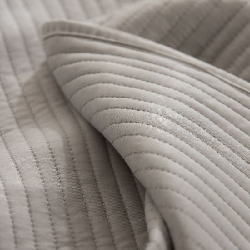 Cubrecama-Queen-Reversible-Stone-Wash-Bastones