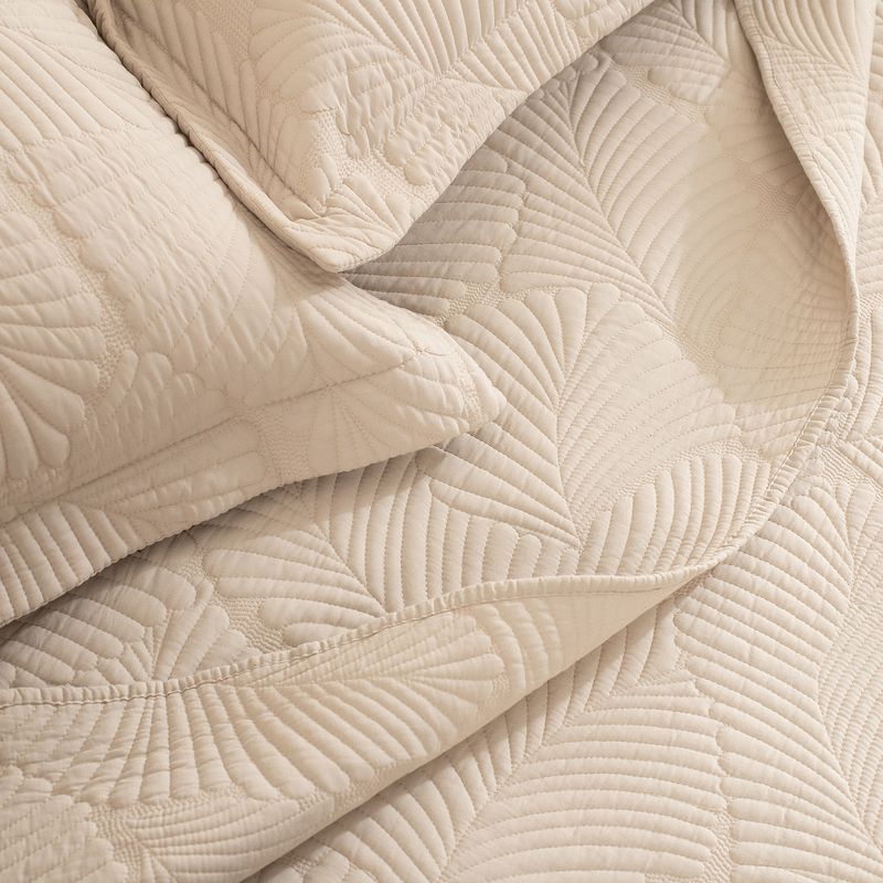 Cubrecama-King-Reversible-de-Algodon-Hojas-Bordadas