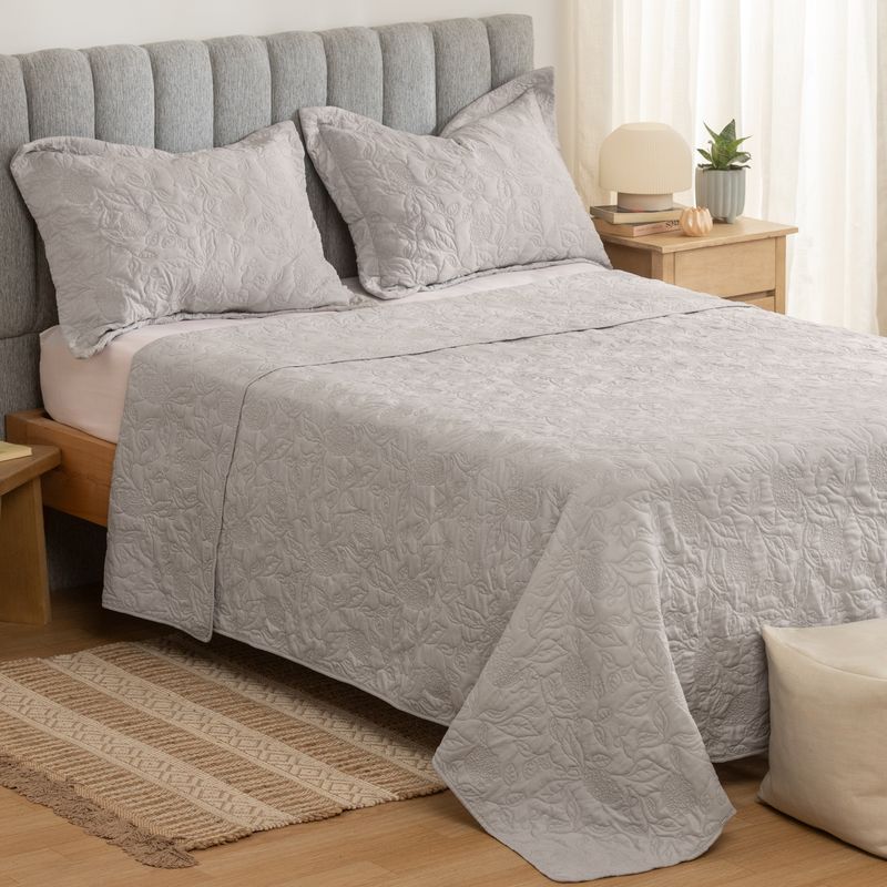 Cubrecama-King-Reversible-Bordado-Peonias