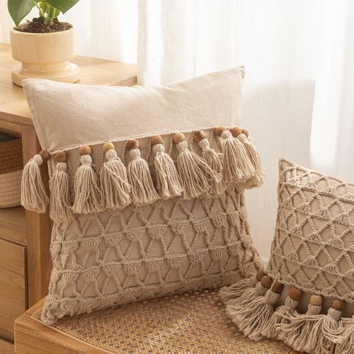 Almohadón Artesanal de Macramé con Borlas