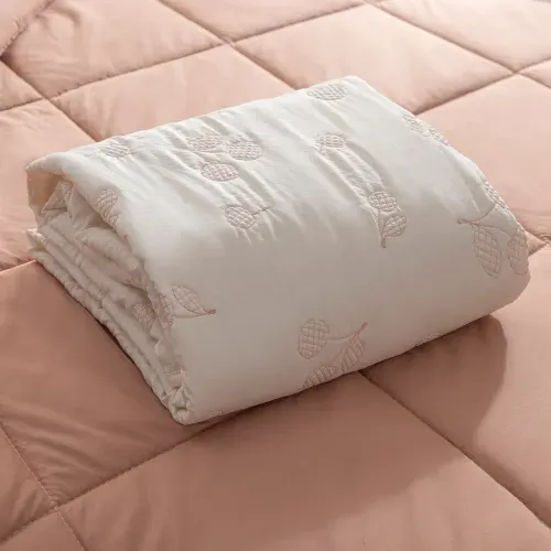 Manta Pie de Cama Bordado Cherry