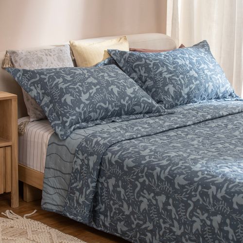 Cubrecama Queen Reversible Vuelo de Hojas