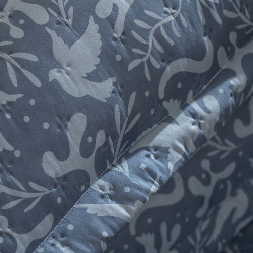 Cubrecama Queen Reversible Vuelo de Hojas